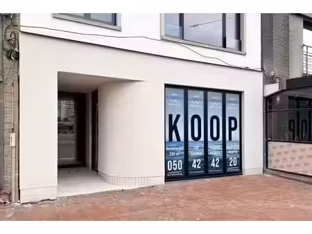 ruime commerciële ruimte van ca. 200m² bij de jachthaven van