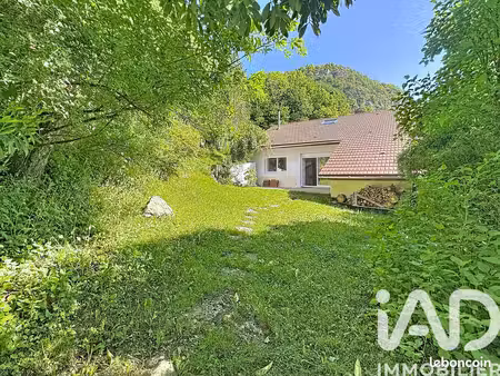 maison 8 pièces 157 m²