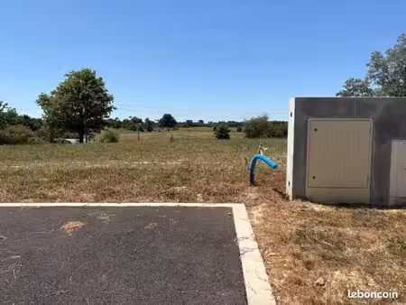 terrain 556 m² castandet