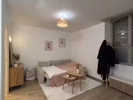 à louer – studio 20 m² entièrement rénové – climatisation – résidence sécurisée