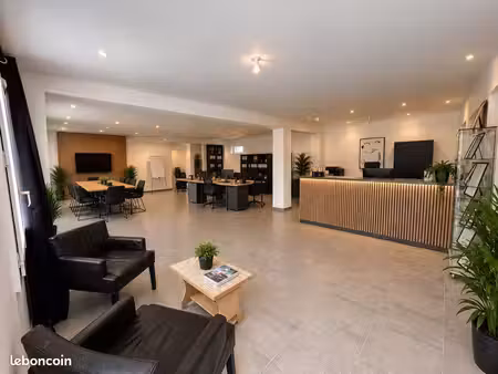 à louer / local d’activité / 150m2 / médecin / bureaux