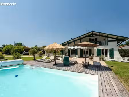 propriété landaise avec piscine  dépendance indépendante et grand terrain sans vis-à-vis