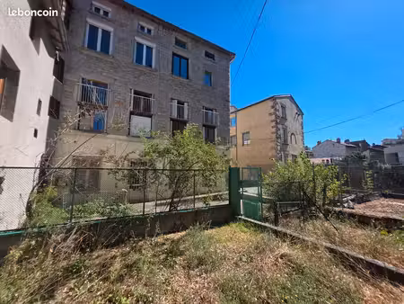 appartement de 110m2 avec terrasse et jardin attenant