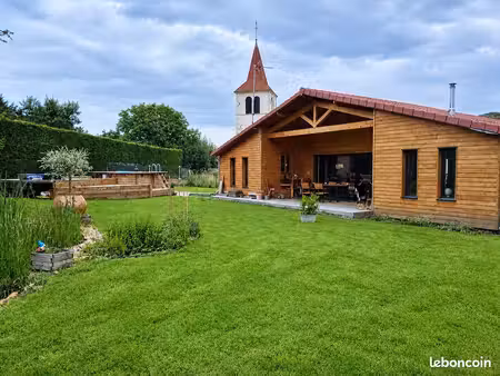 maison ossature bois de plain-pied 96 m² - grand terrain 1800 m² avec piscine - pradines (