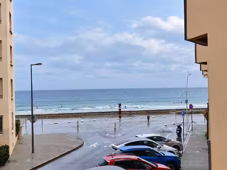 t3 d'exception avec garage en front de mer