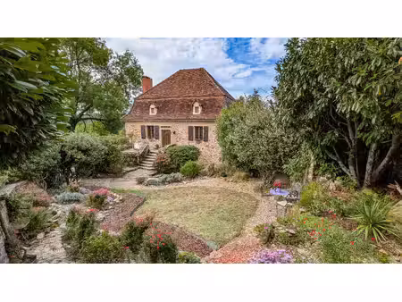 maison en pierre rénovée de 4 chambres avec grange et vue sur la campagne – saint-céré