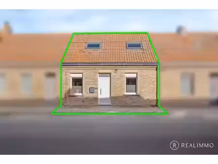 instapklare  gerenoveerde woning met tuin en autostaanplaats in bossuit