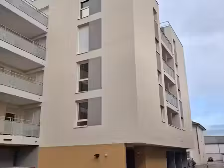 location appartement 2 pièces 40 m² à bourg-en-bresse (01000)