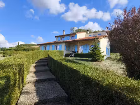 maison contemporaine (5 chambres et un bureau)  sous sol com