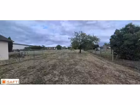 terrain de 2500m² à montmorillon