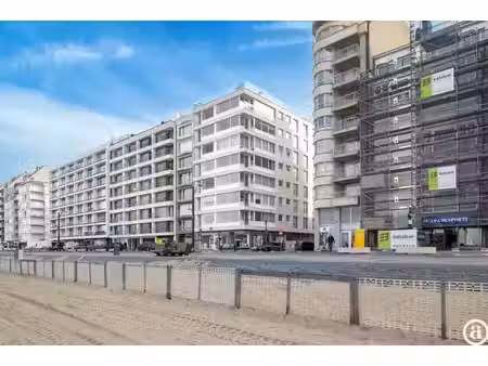 winkel op de hoek van de zeedijk met de strandstraat [knokke - zoute].