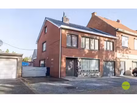 ruime halfopen woning met 4 slaapkamers in leopoldsburg