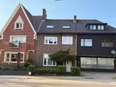 sfeervolle woning met 3 slaapkamers nabij genk-centrum