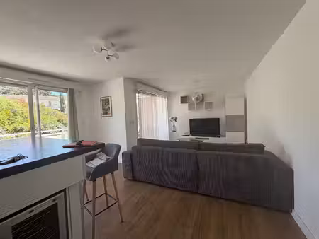 appartement 2 pièces 52 m² à louer fuveau 13710 ? | era immobilier