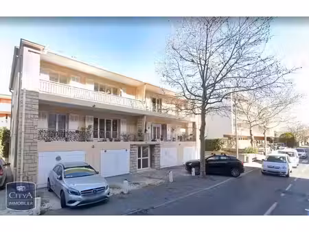 parking à louer 15 m² - sanary-sur-mer (83) - 130€