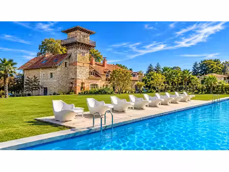 fonds de commerce à vendre biarritz 15 pièce(s) 950m2 14 000 000€