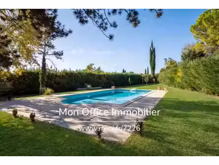référence : 7226-pel. - puyricard – propriété de plain-pied avec piscine  vue sainte-victo