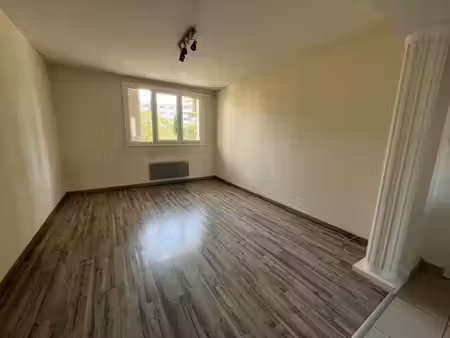 location appartement 3 pièces 52m² valence 26000