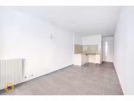 studio au calme – quartier de la madeleine  proche carlone