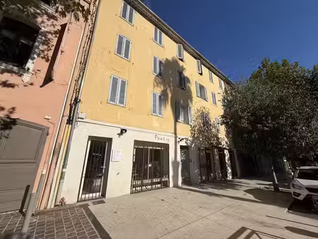 location appartement 3 pièces 67m2 hyères 83400 - 825 € - surface privée