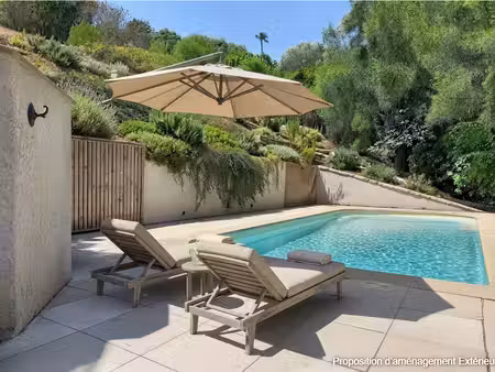 a vendre villa à mougins 5 pièces de 165 m² sur 1335 m² de terrain avec piscine