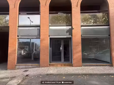 local professionnel climatisé avec vitrines