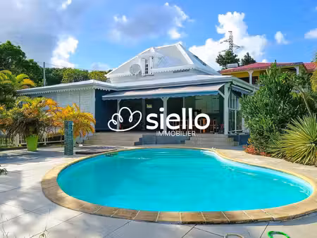 maison meublée t4 avec piscine à louer à sainte-anne