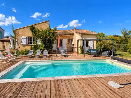 maison de plain pied avec piscine