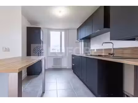annecy - t3 - 57 44 m² - balcon - cave - garage - parking de copropriété - chauffage inclu