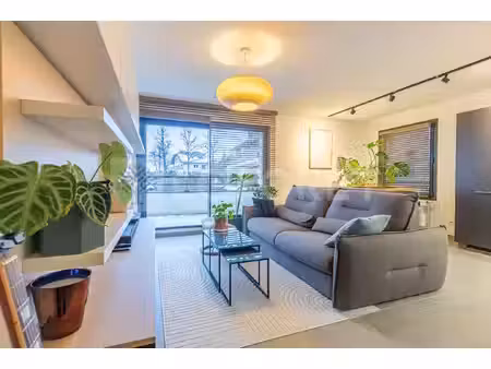 argonay - t2 meublé - 51 22 m² - balcon - cave - garage - résidence récente
