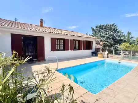 maison ancienne sur 617 m² de terrain avec piscine