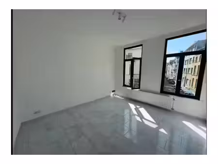 appartement à louer à rue saint-alphonse saint-josse-ten-noode (vbe81542)