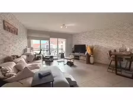 ruim 2-slaapkamerappartement met garage en terras te huur in lissewege