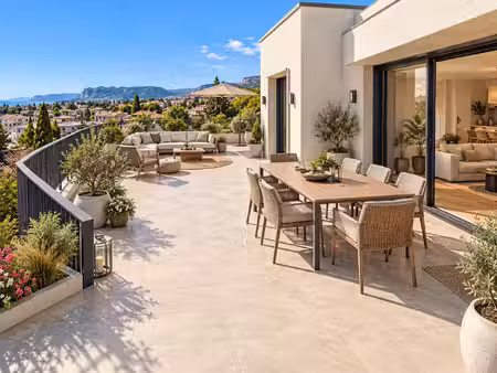 la ciotat - t4 93m² + 68m² d’extérieur proche du centre