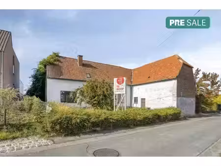 instapklare woning (4 slpk) (+ magazijn) op 2.497 m²