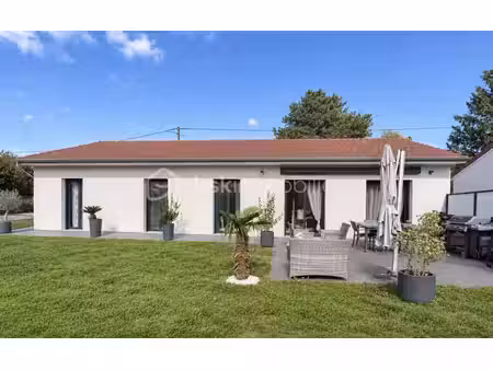 maison de 104 m² à charnecles