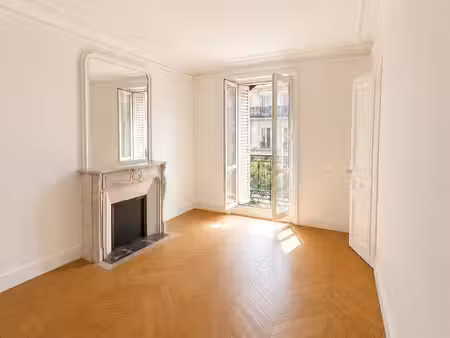 location local professionnel 120m²