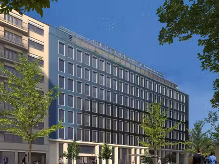 location local professionnel 3 729m²