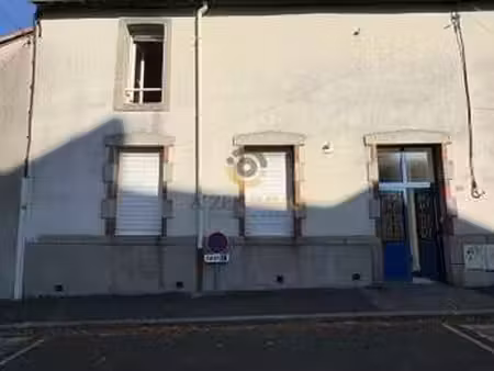 vente immeuble à bressuire (79300) : à vendre / 206m² bressuire