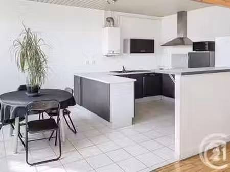 location appartement 3 pièces meublé à dinan (22100) : à louer 3 pièces meublé / 93m² dina