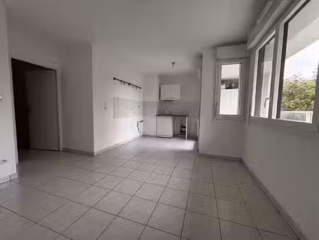 t2 lumineux et rénové avec terrasse - ideal investissement l