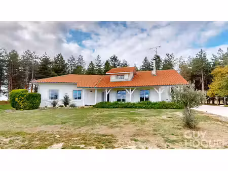 maison samadet 4 chambres avec terrain boisé  picsine et hangar