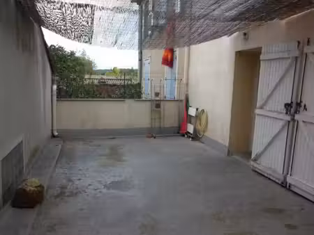 location appartement 3 pièces de 47m2 avec terrasse à clermo
