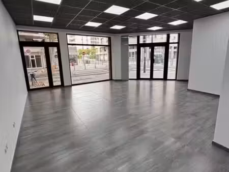 location commerce villeurbanne 69100 90m²