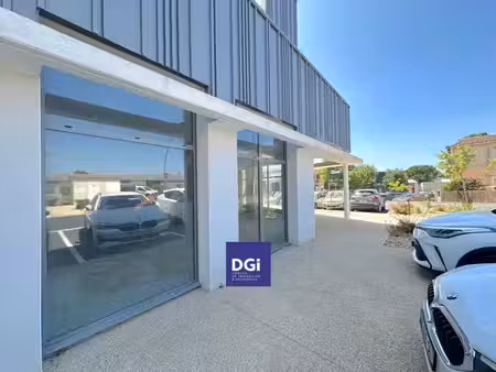 vente commerce les angles 30133 255m² à 713m²