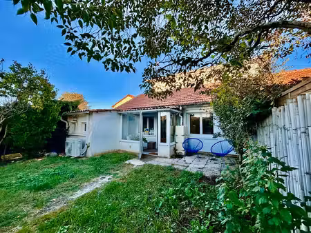 villeneuve sur lot  cette maisonnette t2 avec jardin d'environ 32 28 m² lumineux  ce logem