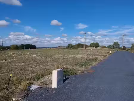 vente terrain 697 m² à reignat (63160)  69 700 €