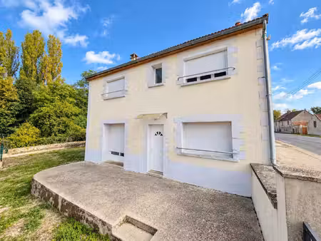 réf. 2340 - maison indépendante - 3 chambres et jardin