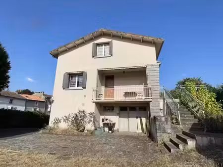 vente maison 6 pièces 134.5 m² à confolens (16500)  162 000 €