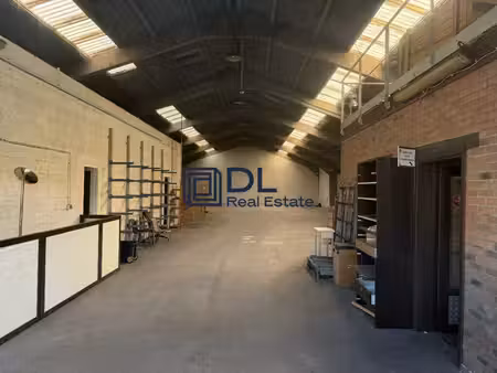 location entrepôt toufflers 59390 1300m²